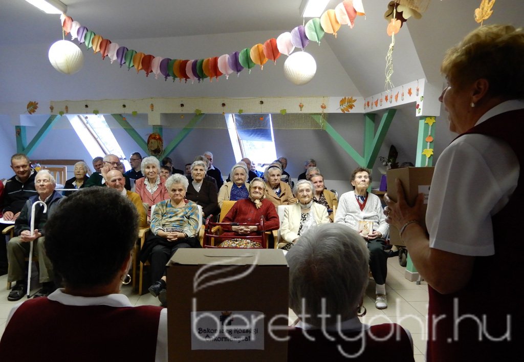 A szépkorúakat köszöntötték 23